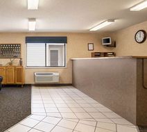Travelodge Morrill Lobby