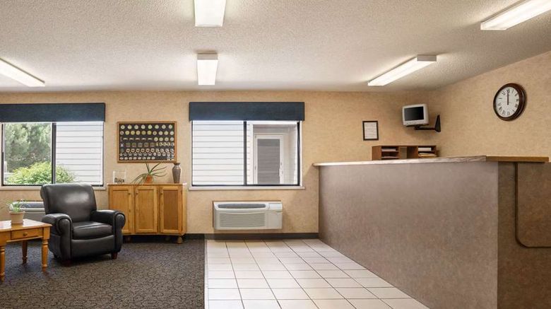 <b>Travelodge Morrill Lobby</b>. Images powered by <a href="https://iceportal.shijigroup.com/" title="IcePortal" target="_blank">IcePortal</a>.