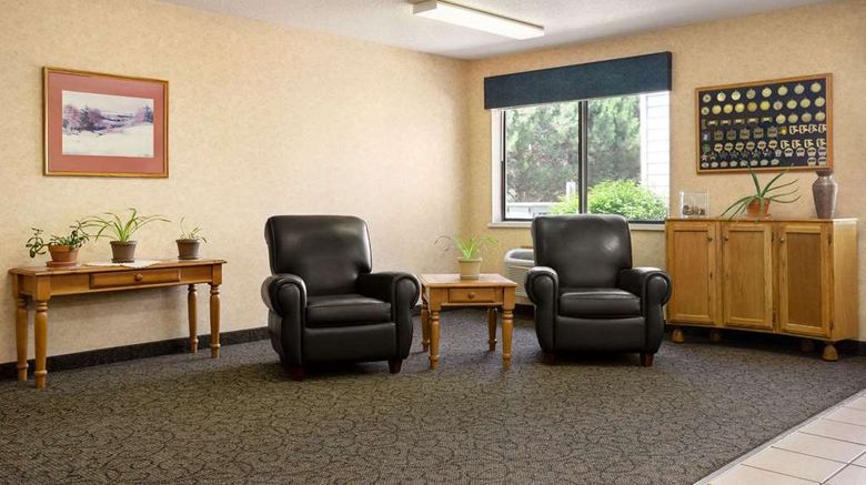<b>Travelodge Morrill Lobby</b>. Images powered by <a href="https://iceportal.shijigroup.com/" title="IcePortal" target="_blank">IcePortal</a>.