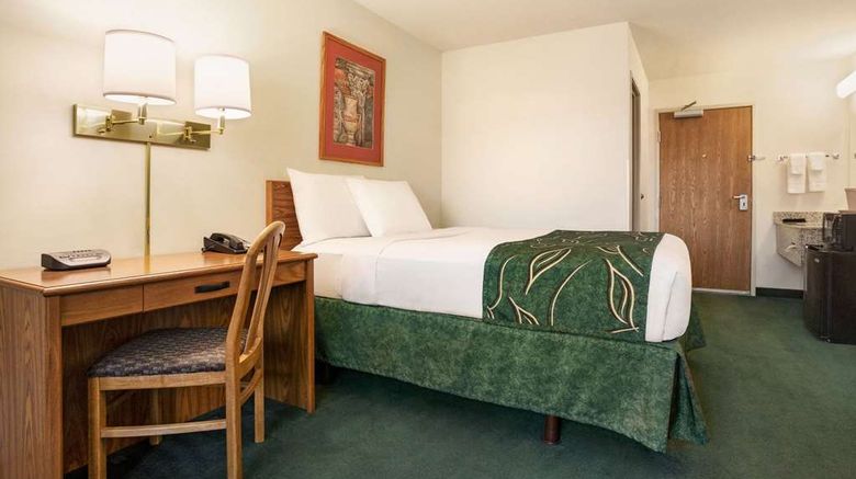 <b>Travelodge Morrill Room</b>. Images powered by <a href="https://iceportal.shijigroup.com/" title="IcePortal" target="_blank">IcePortal</a>.