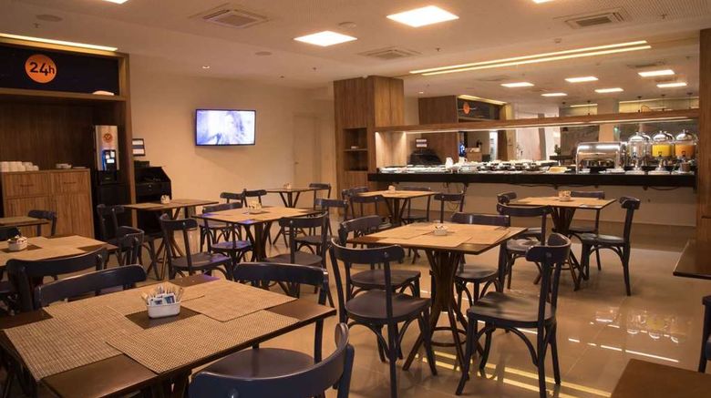 <b>Days Inn by Wyndham Rio de Janeiro Lapa Restaurant</b>. Images powered by <a href="https://iceportal.shijigroup.com/" title="IcePortal" target="_blank">IcePortal</a>.