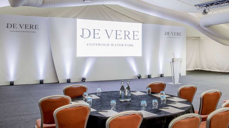 <b>De Vere Cotswold Water Park Meeting</b>. Images powered by <a href="https://iceportal.shijigroup.com/" title="IcePortal" target="_blank">IcePortal</a>.
