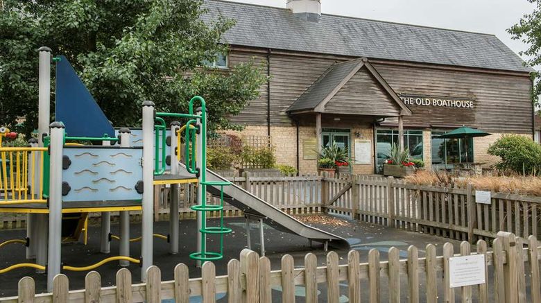 <b>De Vere Cotswold Water Park Recreation</b>. Images powered by <a href="https://iceportal.shijigroup.com/" title="IcePortal" target="_blank">IcePortal</a>.