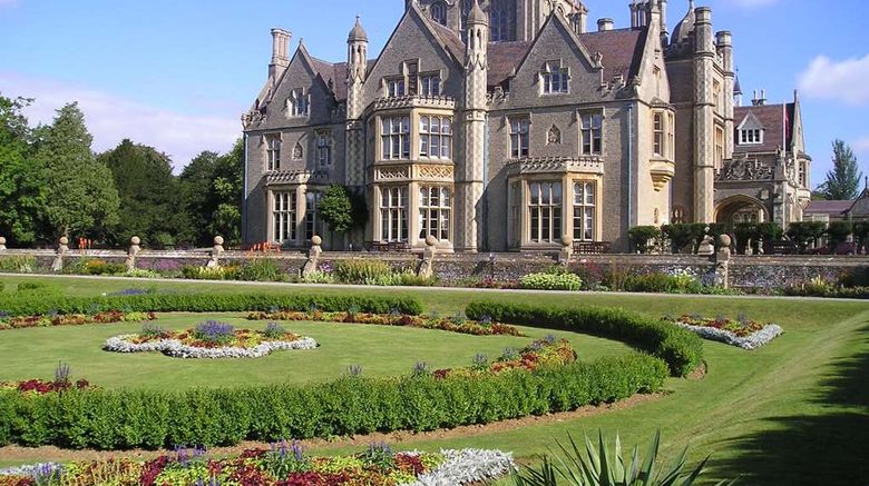 <b>De Vere Tortworth Court Room</b>. Images powered by <a href="https://iceportal.shijigroup.com/" title="IcePortal" target="_blank">IcePortal</a>.