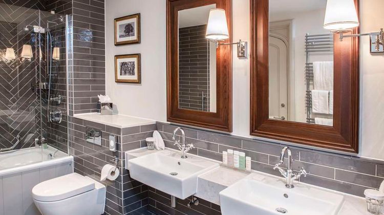 De Vere Tortworth Court Suite