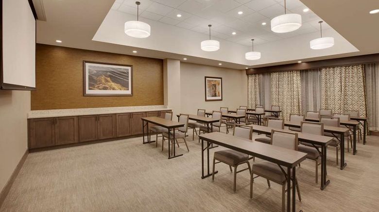<b>Homewood Suites Louisville Downtown Meeting</b>. Images powered by <a href="https://iceportal.shijigroup.com/" title="IcePortal" target="_blank">IcePortal</a>.