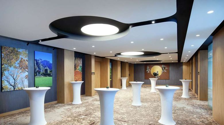 <b>Hilton Garden Inn Tirana Meeting</b>. Images powered by <a href="https://iceportal.shijigroup.com/" title="IcePortal" target="_blank">IcePortal</a>.