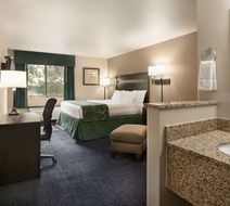 Travelodge Brunswick near Fredrick Room