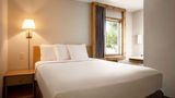 <b>Travelodge Edgemont Room</b>. Images powered by <a href="https://iceportal.shijigroup.com/" title="IcePortal" target="_blank">IcePortal</a>.