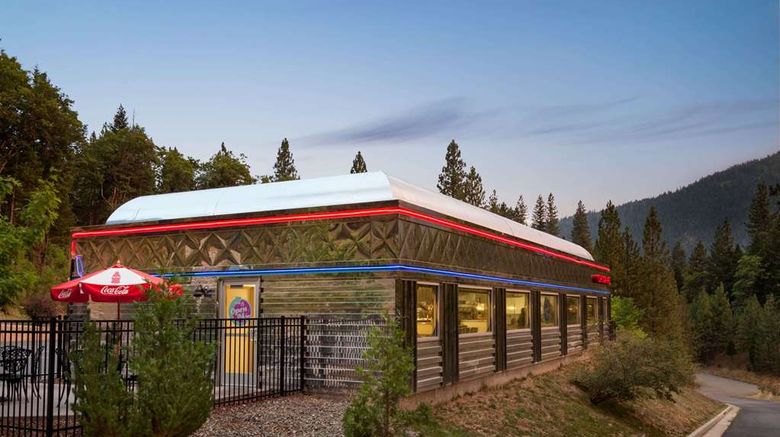 <b>Travelodge Dunsmuir Restaurant</b>. Images powered by <a href="https://iceportal.shijigroup.com/" title="IcePortal" target="_blank">IcePortal</a>.