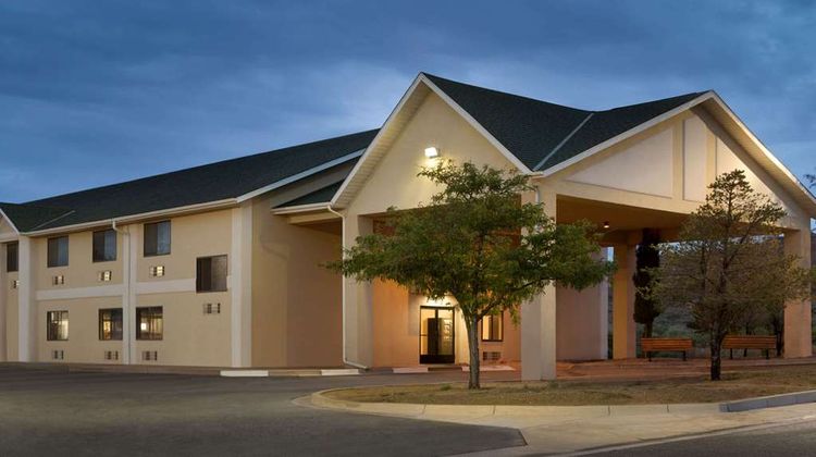 Travelodge Belen Exterior