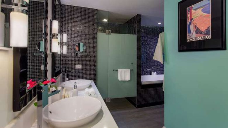 <b>Wave Hotel Room</b>. Images powered by <a href="https://iceportal.shijigroup.com/" title="IcePortal" target="_blank">IcePortal</a>.