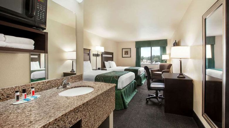 <b>Travelodge Livonia Room</b>. Images powered by <a href="https://iceportal.shijigroup.com/" title="IcePortal" target="_blank">IcePortal</a>.