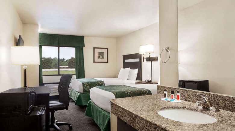 <b>Travelodge Livonia Room</b>. Images powered by <a href="https://iceportal.shijigroup.com/" title="IcePortal" target="_blank">IcePortal</a>.