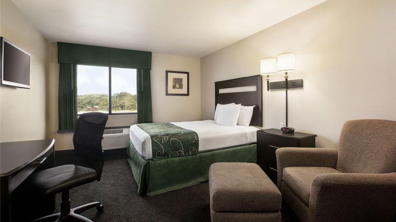 <b>Travelodge Livonia Room</b>. Images powered by <a href="https://iceportal.shijigroup.com/" title="IcePortal" target="_blank">IcePortal</a>.