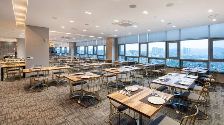 Ramada Encore Cheonan Restaurant