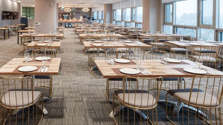 Ramada Encore Cheonan Restaurant