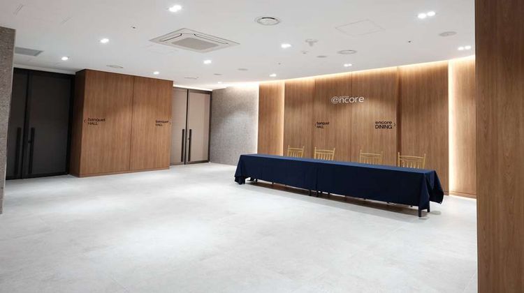 Ramada Encore Cheonan Lobby