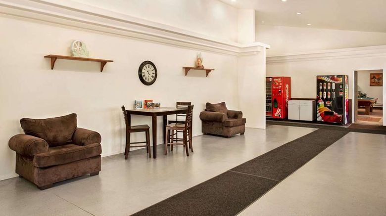<b>Travelodge Guernsey Lobby</b>. Images powered by <a href="https://iceportal.shijigroup.com/" title="IcePortal" target="_blank">IcePortal</a>.