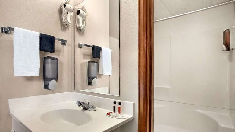 <b>Travelodge Guernsey Room</b>. Images powered by <a href="https://iceportal.shijigroup.com/" title="IcePortal" target="_blank">IcePortal</a>.