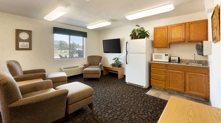 Travelodge Yampa Lobby