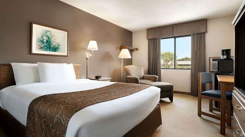 <b>Super 8 by Wyndham Lincoln North Room</b>. Images powered by <a href="https://iceportal.shijigroup.com/" title="IcePortal" target="_blank">IcePortal</a>.