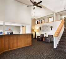 Super 8 by Wyndham Lincoln North Lobby