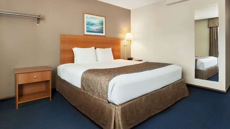 <b>Super 8 by Wyndham Lincoln North Suite</b>. Images powered by <a href="https://iceportal.shijigroup.com/" title="IcePortal" target="_blank">IcePortal</a>.