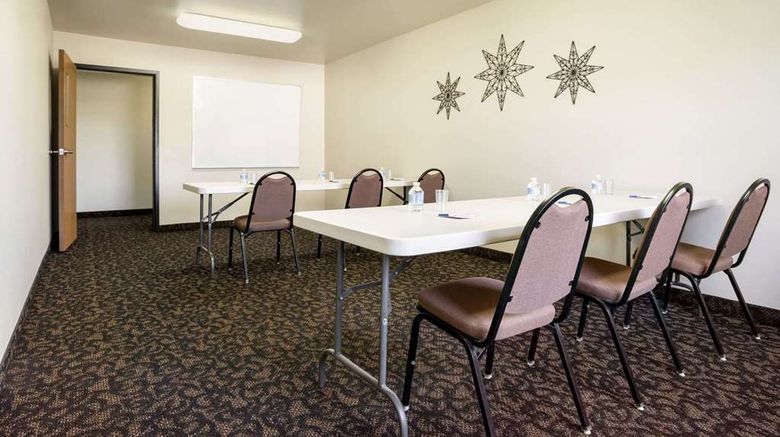 <b>Travelodge Bill WY Thunder Basin Meeting</b>. Images powered by <a href="https://iceportal.shijigroup.com/" title="IcePortal" target="_blank">IcePortal</a>.