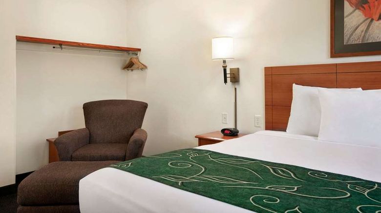 <b>Travelodge Low Moor Near Covington Room</b>. Images powered by <a href="https://iceportal.shijigroup.com/" title="IcePortal" target="_blank">IcePortal</a>.