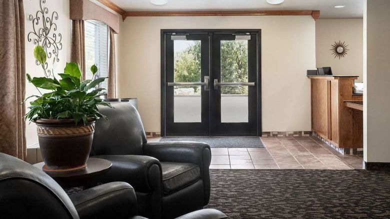 <b>Travelodge by Wyndham McAlester Lobby</b>. Images powered by <a href="https://iceportal.shijigroup.com/" title="IcePortal" target="_blank">IcePortal</a>.