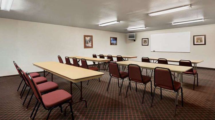 Baymont Inn & Suites Hearne Meeting