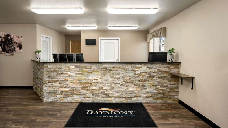 Baymont Inn & Suites Hearne Lobby