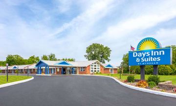 Days Inn & Suites