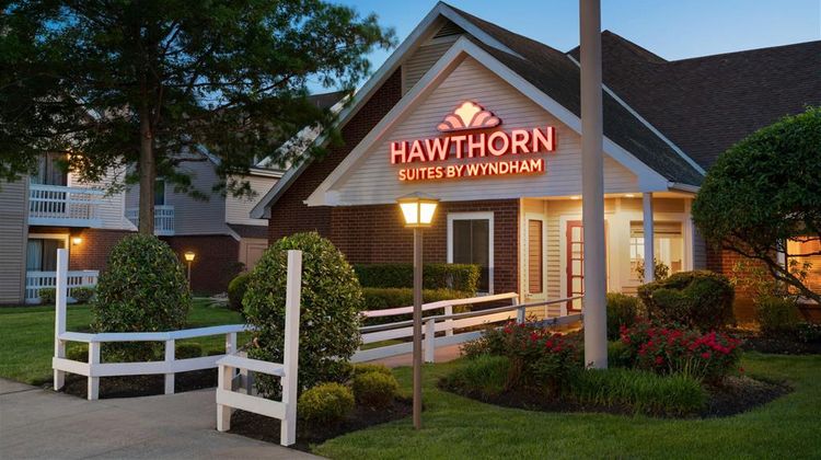Hawthorn Suites by Wyndham Tinton Falls Exterior