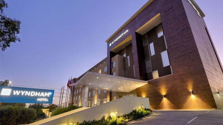 Wyndham Santiago Aeropuerto Exterior. Images powered by <a href="https://iceportal.shijigroup.com" target="_blank" rel="noopener">Ice Portal</a>.