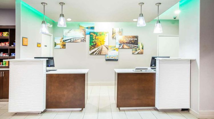 La Quinta Inn & Suites Elkhart Lobby