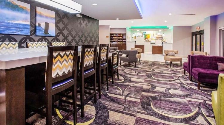 La Quinta Inn & Suites Elkhart Lobby