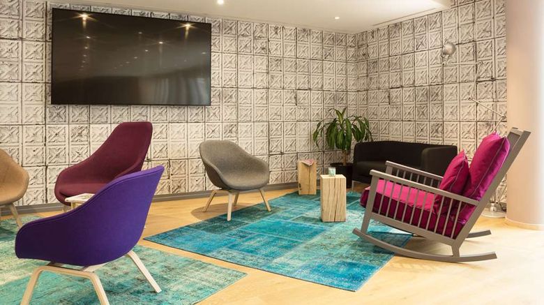 <b>Campanile Tours Nord-Forum Melies Lobby</b>. Images powered by <a href="https://iceportal.shijigroup.com/" title="IcePortal" target="_blank">IcePortal</a>.
