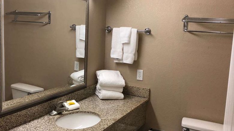 <b>Americas Best Value Inn & Suites Room</b>. Images powered by <a href="https://iceportal.shijigroup.com/" title="IcePortal" target="_blank">IcePortal</a>.