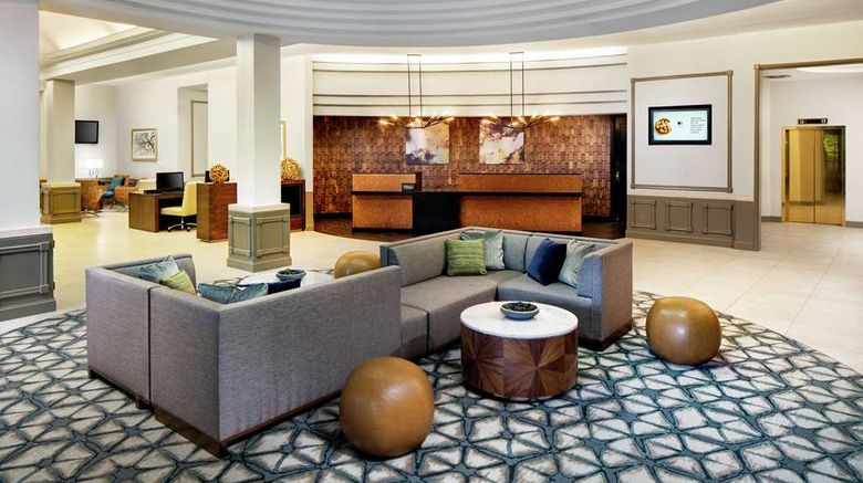 <b>DoubleTree by Hilton Nashua Lobby</b>. Images powered by <a href="https://iceportal.shijigroup.com/" title="IcePortal" target="_blank">IcePortal</a>.