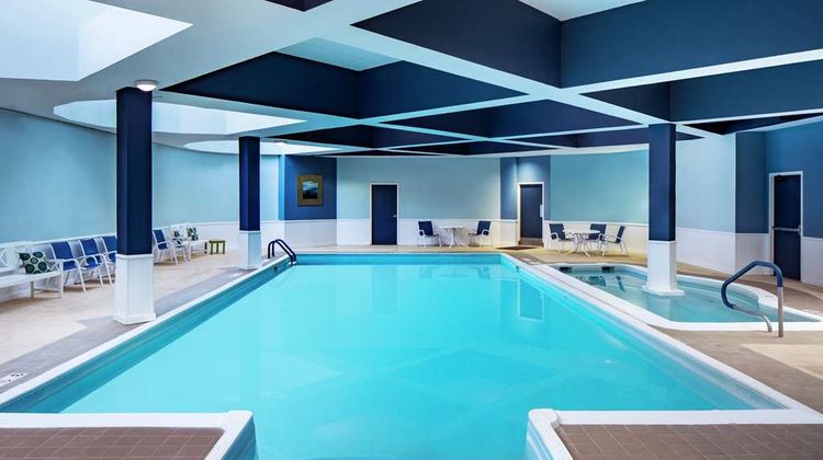 DoubleTree by Hilton Nashua Pool