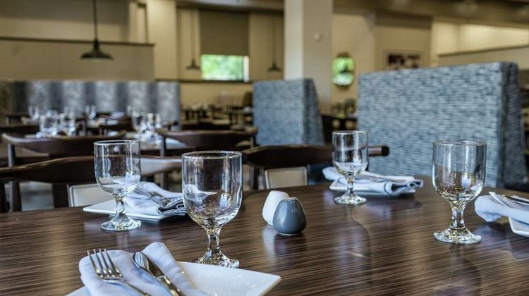 DoubleTree by Hilton Nashua Restaurant