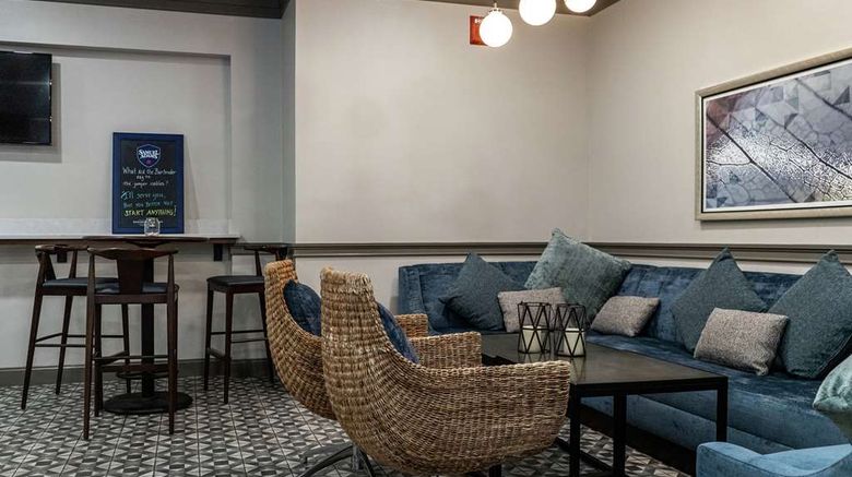 <b>DoubleTree by Hilton Nashua Restaurant</b>. Images powered by <a href="https://iceportal.shijigroup.com/" title="IcePortal" target="_blank">IcePortal</a>.