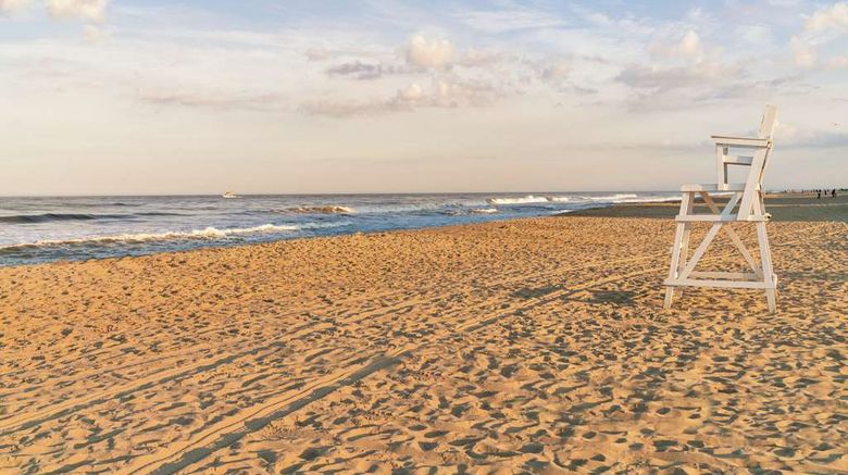 <b>DoubleTree Ocean City Oceanfront Recreation</b>. Images powered by <a href="https://iceportal.shijigroup.com/" title="IcePortal" target="_blank">IcePortal</a>.