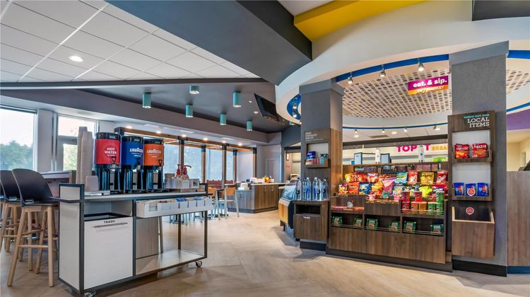 Tru by Hilton Auburn Restaurant