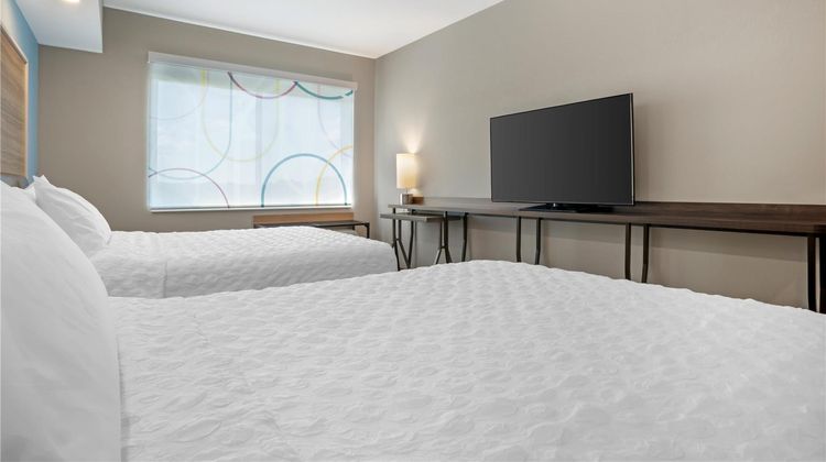 Tru by Hilton Auburn Room