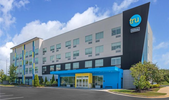 Tru by Hilton Auburn Exterior
