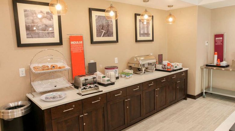 <b>Hampton Inn & Suites Lafayette Restaurant</b>. Images powered by <a href="https://iceportal.shijigroup.com/" title="IcePortal" target="_blank">IcePortal</a>.