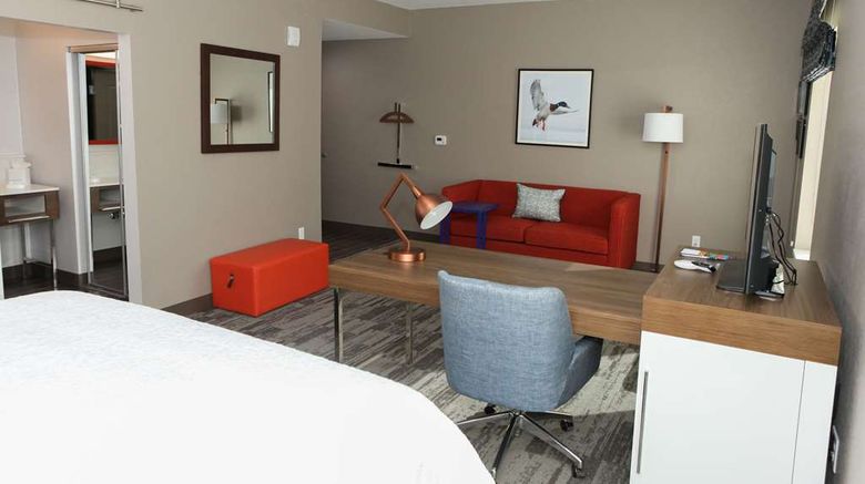 <b>Hampton Inn & Suites Lafayette Room</b>. Images powered by <a href="https://iceportal.shijigroup.com/" title="IcePortal" target="_blank">IcePortal</a>.